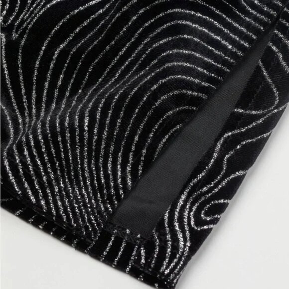 Short Black Cut-out dress With Silver Detailing - Picture 2 of 4